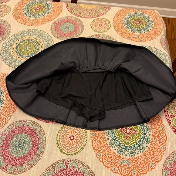 GORGEOUS TCEC Black Tiered “Leather” Skort - Picture 3 of 3